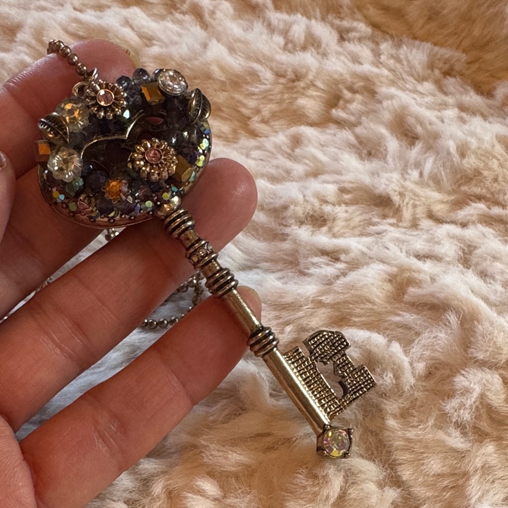 Vintage Style Key Pendant Necklace